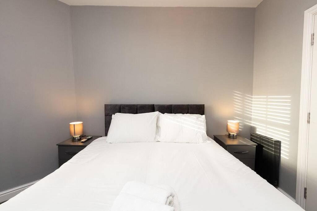 Lavish 2Bed Apartment In The Heart Of Birkenhead Ngoại thất bức ảnh